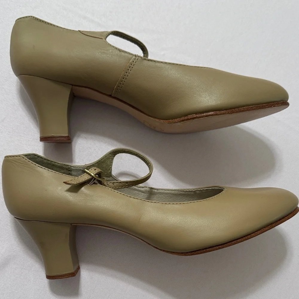 Capezio Women's Tan Character Dance Heels 9M Style 650 - Picture 3 of 13